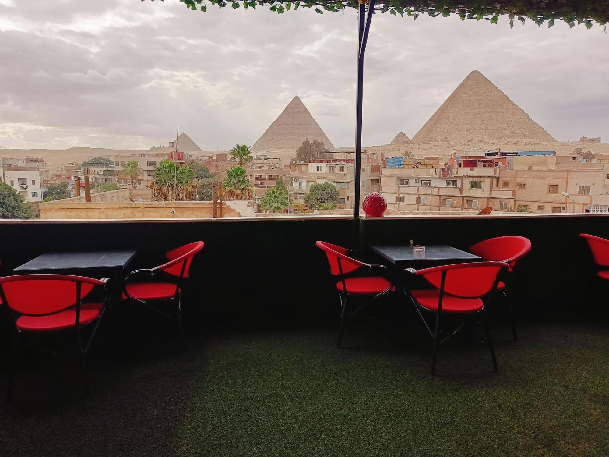 Отель Magic Golden Pyramids View Kafrat al Jabal Экстерьер фото