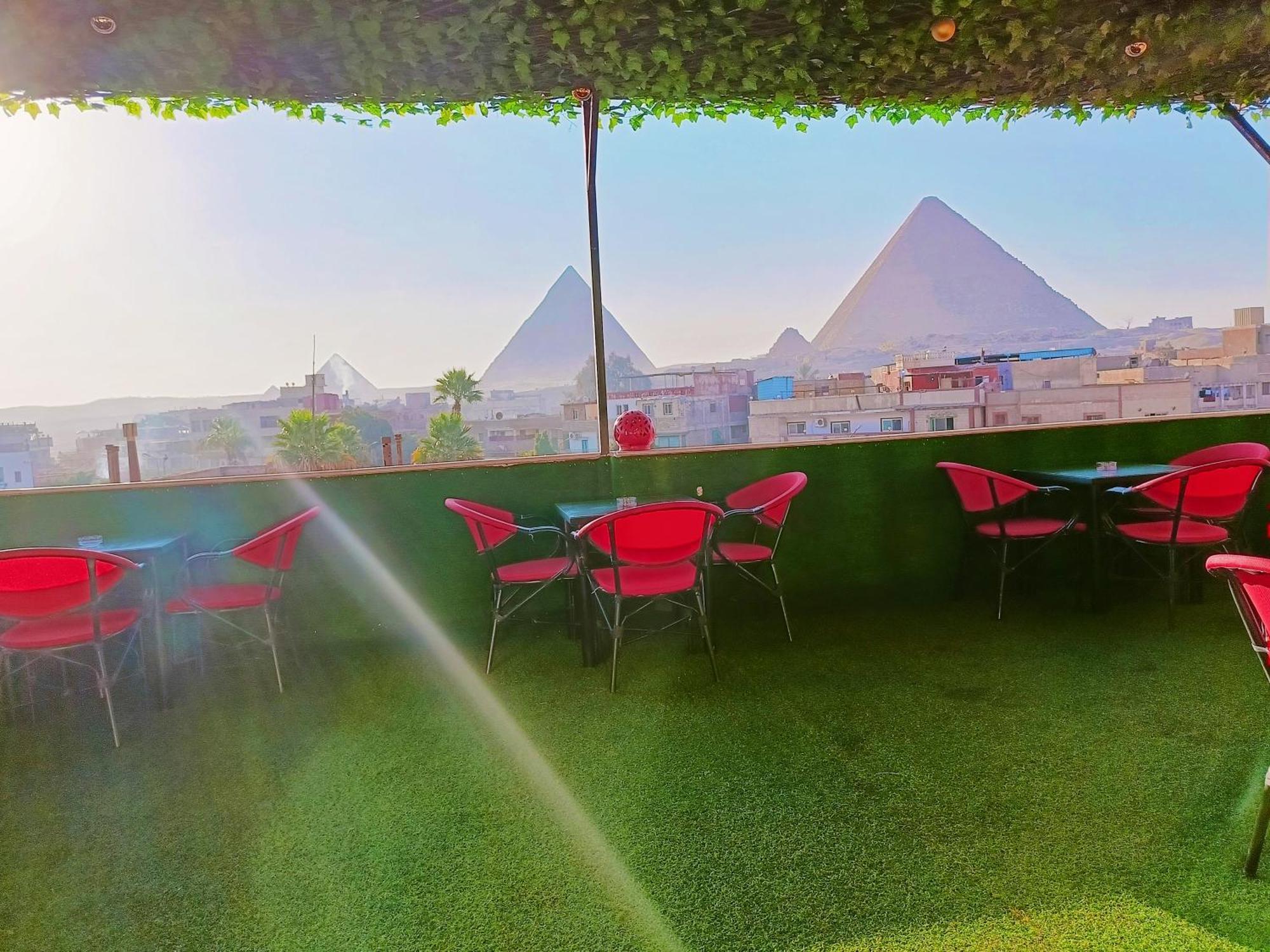 Отель Magic Golden Pyramids View Kafrat al Jabal Экстерьер фото
