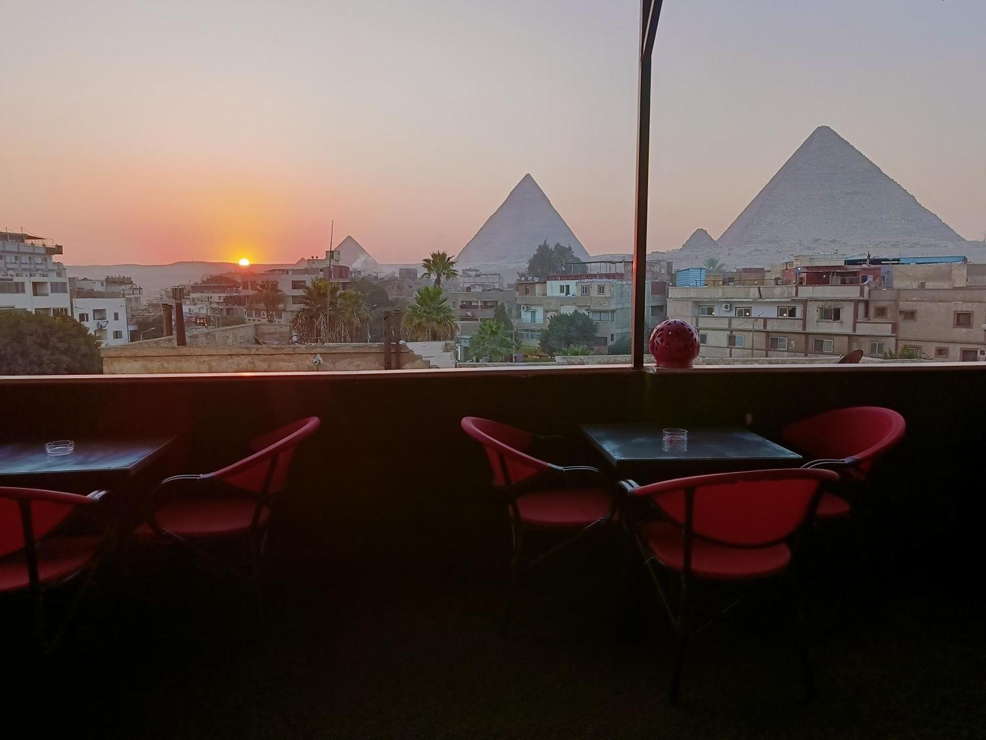 Отель Magic Golden Pyramids View Kafrat al Jabal Экстерьер фото