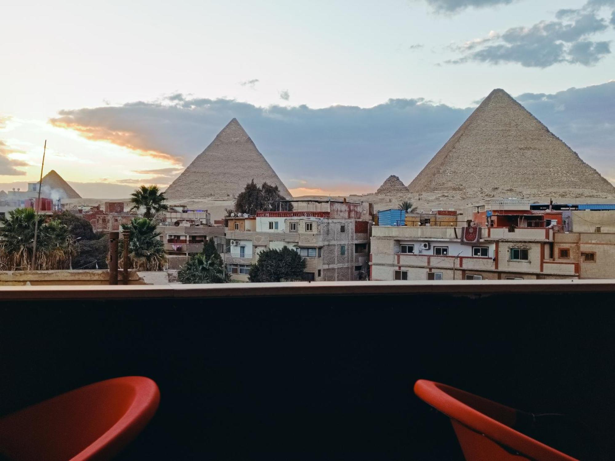 Отель Magic Golden Pyramids View Kafrat al Jabal Экстерьер фото