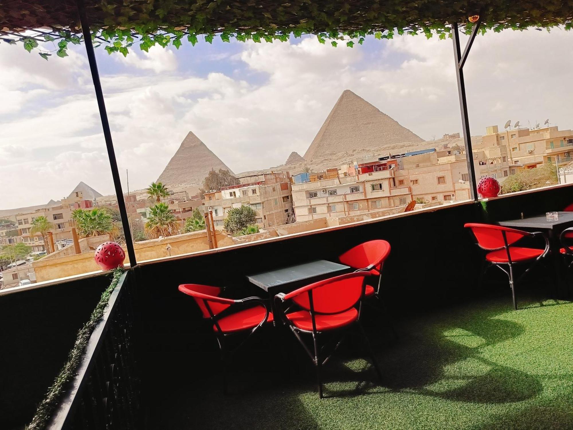 Отель Magic Golden Pyramids View Kafrat al Jabal Экстерьер фото