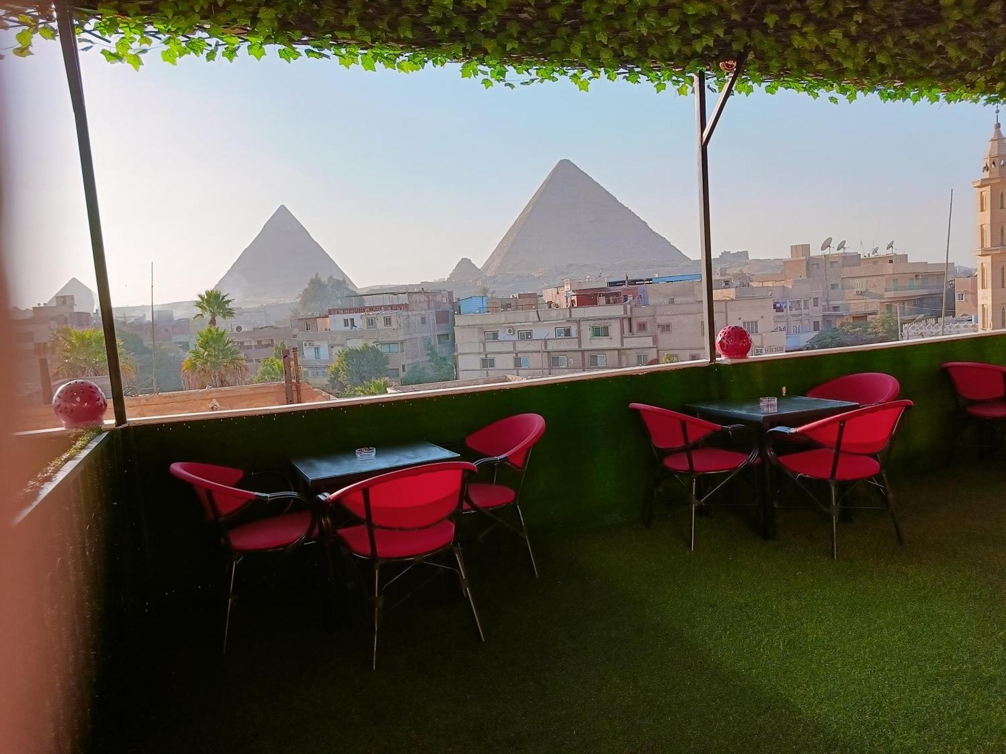 Отель Magic Golden Pyramids View Kafrat al Jabal Экстерьер фото